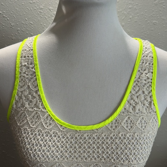 Express Tank Top - Picture 2 of 5